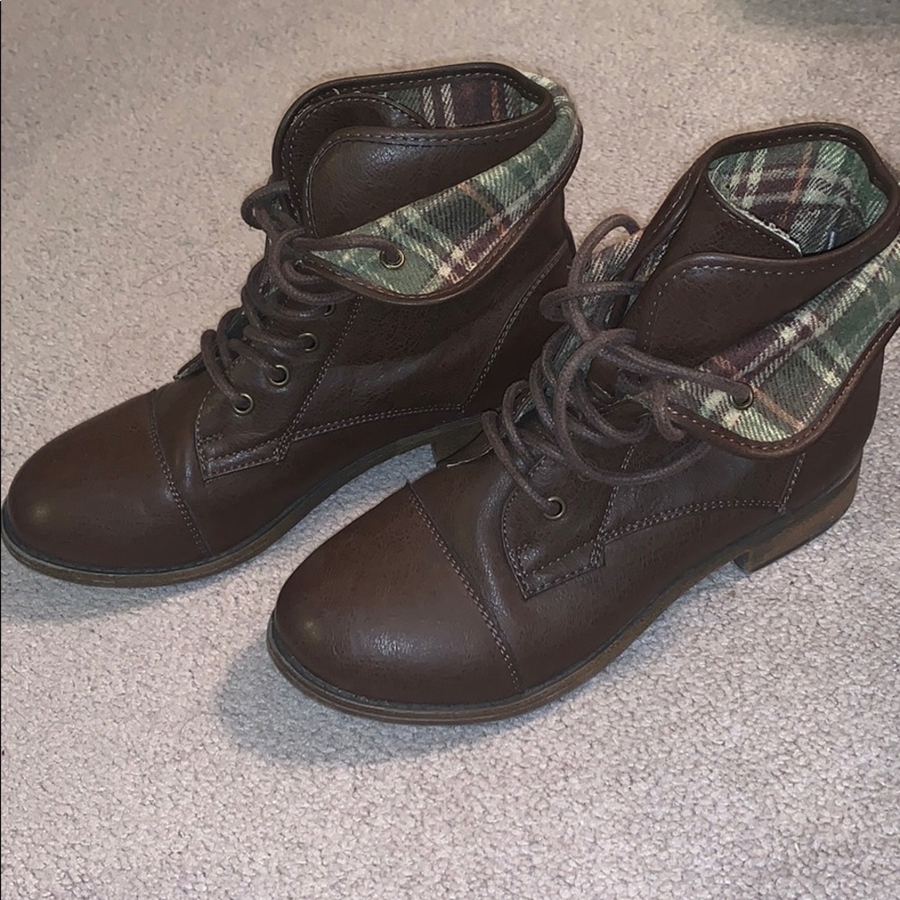Girls boots